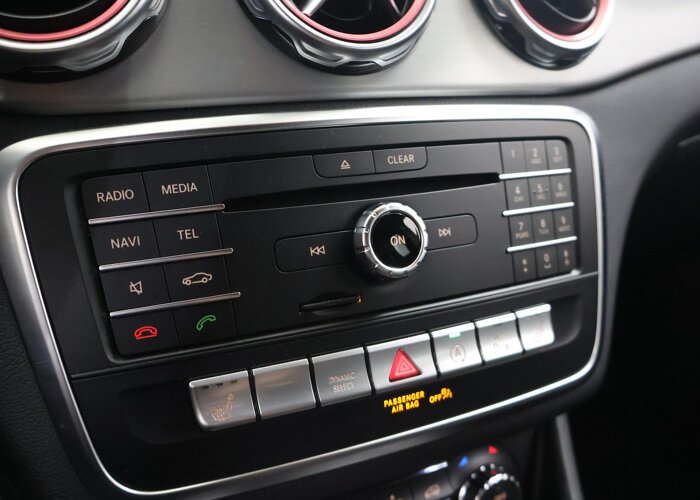 Mercedes-Benz GLA 180 Business Solution AMG