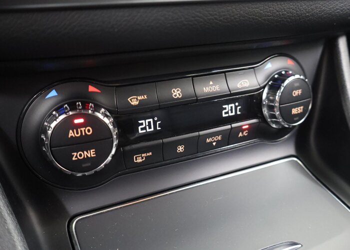Mercedes-Benz GLA 180 Business Solution AMG