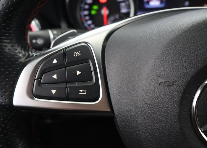 Mercedes-Benz GLA 180 Business Solution AMG