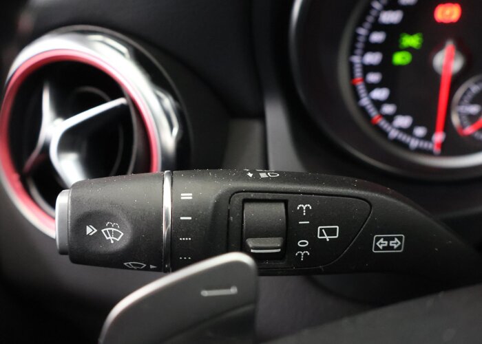 Mercedes-Benz GLA 180 Business Solution AMG