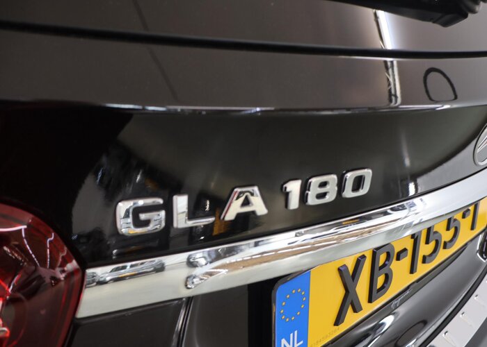 Mercedes-Benz GLA 180 Business Solution AMG