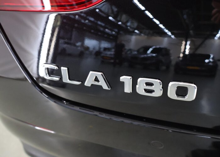 Mercedes-Benz CLA-Klasse 180 Star Edition AMG NIGHT