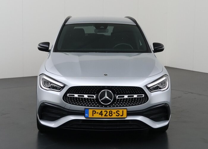 Mercedes-Benz GLA 180 Business Solution AMG