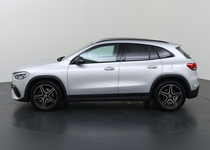 Mercedes-Benz GLA 180 Business Solution AMG