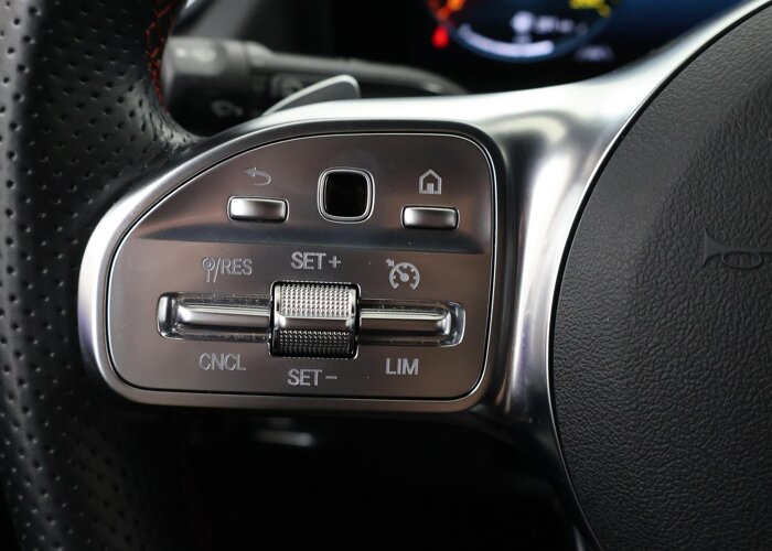 Mercedes-Benz GLA 180 Business Solution AMG