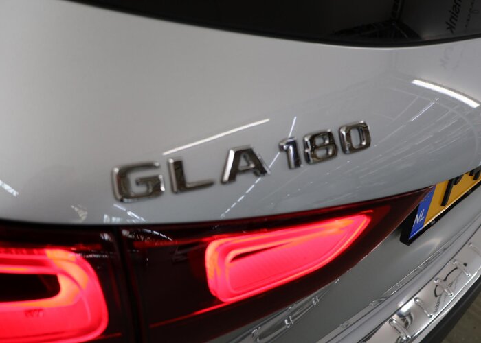 Mercedes-Benz GLA 180 Business Solution AMG