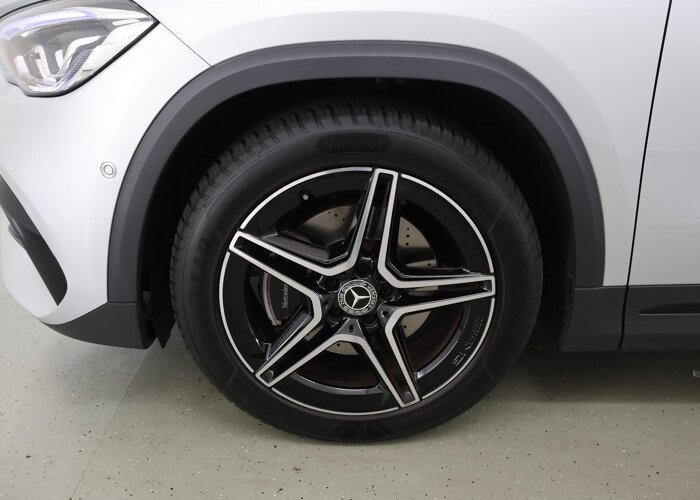 Mercedes-Benz GLA 180 Business Solution AMG