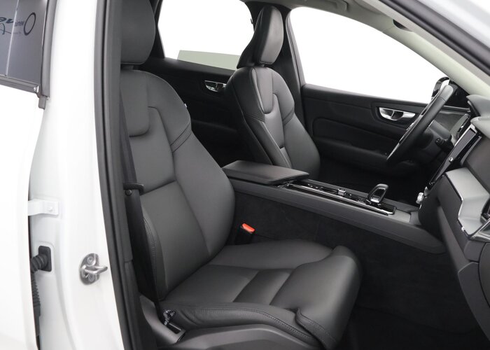 Volvo XC60 2.0 T8 Plug-in hybrid AWD Plus Dark