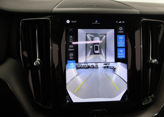 Volvo XC60 2.0 T8 Plug-in hybrid AWD Plus Dark