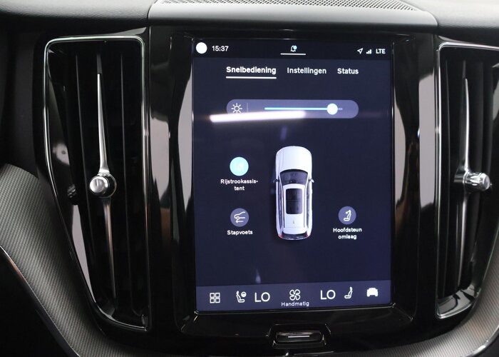 Volvo XC60 2.0 T8 Plug-in hybrid AWD Plus Dark
