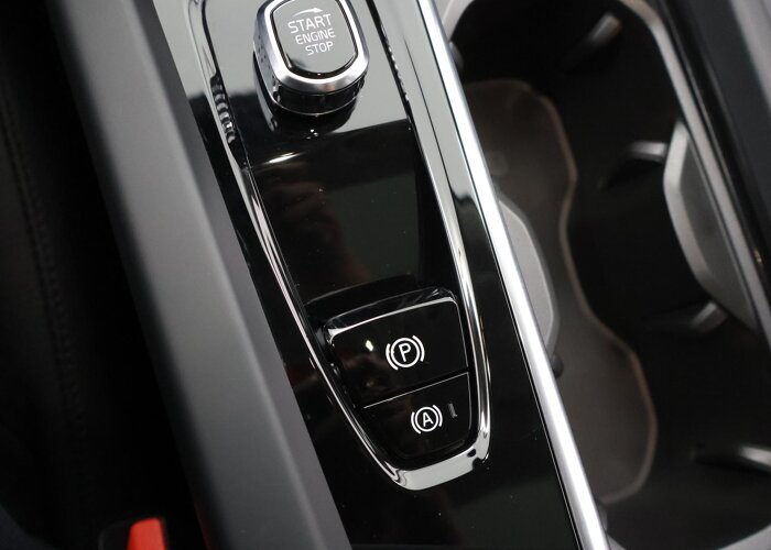 Volvo XC60 2.0 T8 Plug-in hybrid AWD Plus Dark