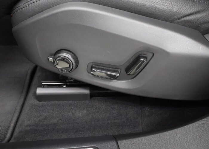 Volvo XC60 2.0 T8 Plug-in hybrid AWD Plus Dark