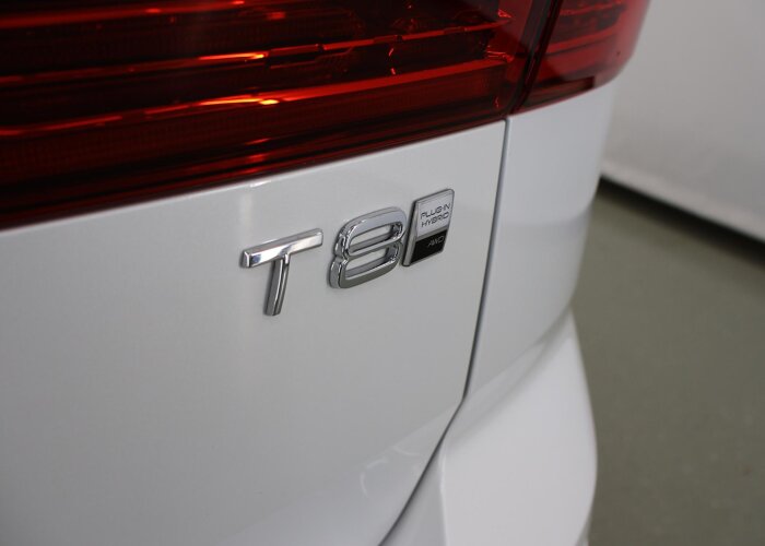 Volvo XC60 2.0 T8 Plug-in hybrid AWD Plus Dark