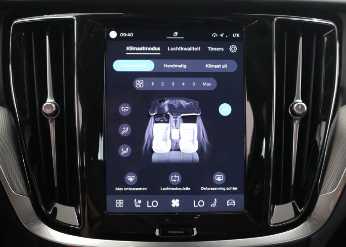 Volvo V60 2.0 T8 Plug-in hybrid AWD Plus Dark