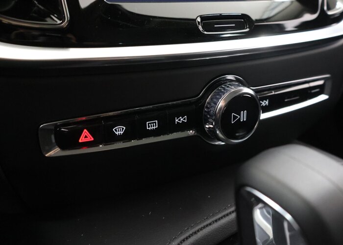 Volvo V60 2.0 T8 Plug-in hybrid AWD Plus Dark