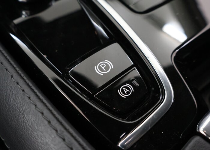Volvo V60 2.0 T8 Plug-in hybrid AWD Plus Dark