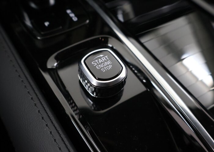 Volvo V60 2.0 T8 Plug-in hybrid AWD Plus Dark