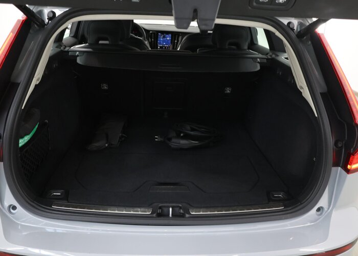 Volvo V60 2.0 T8 Plug-in hybrid AWD Plus Dark