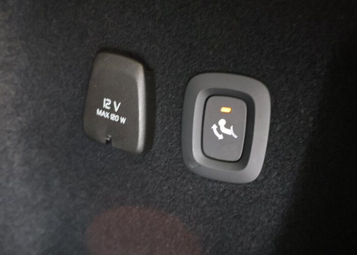 Volvo V60 2.0 T8 Plug-in hybrid AWD Plus Dark