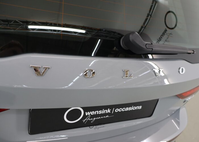 Volvo V60 2.0 T8 Plug-in hybrid AWD Plus Dark
