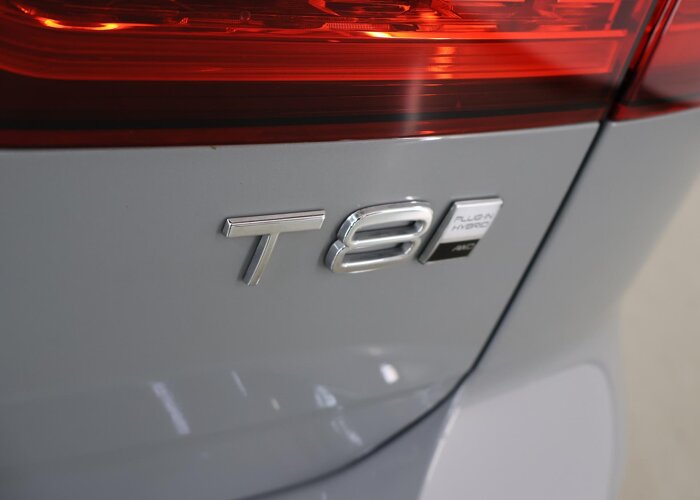 Volvo V60 2.0 T8 Plug-in hybrid AWD Plus Dark