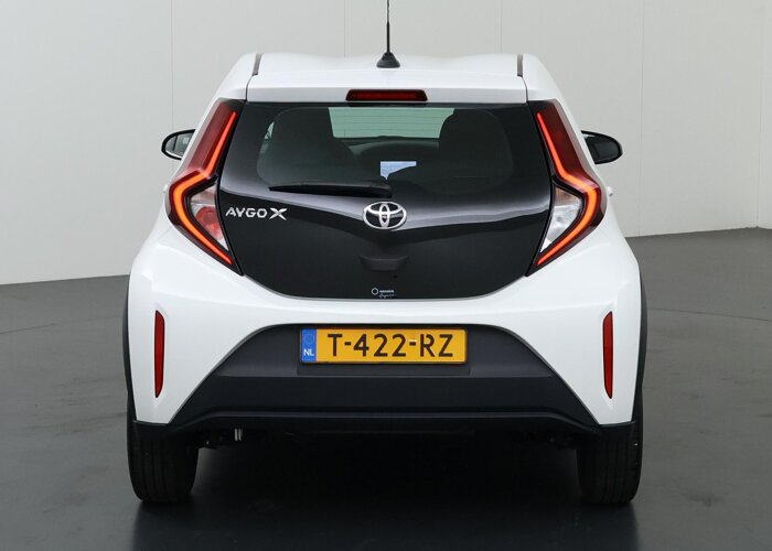Toyota Aygo X 1.0 VVT-i MT Play