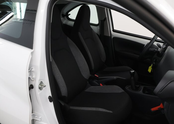 Toyota Aygo X 1.0 VVT-i MT Play