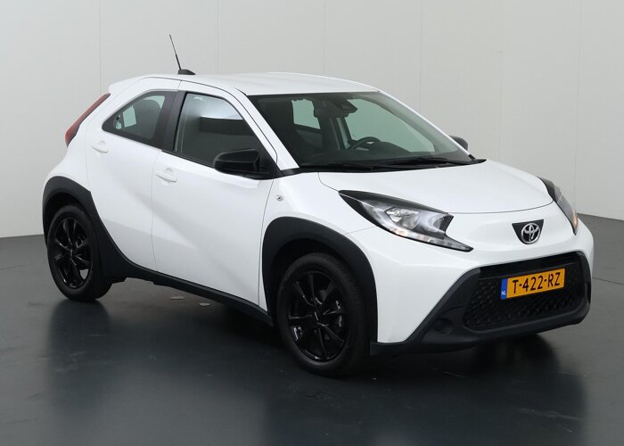 Toyota Aygo X 1.0 VVT-i MT Play