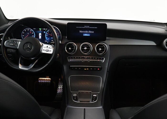 Mercedes-Benz GLC 300e 4MATIC Premium