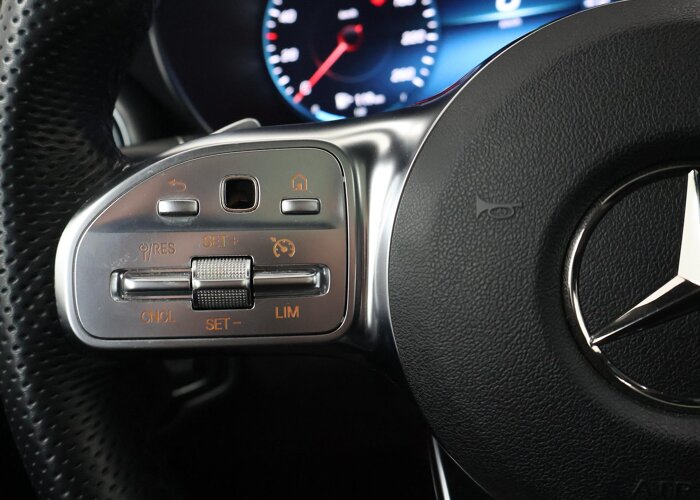 Mercedes-Benz GLC 300e 4MATIC Premium