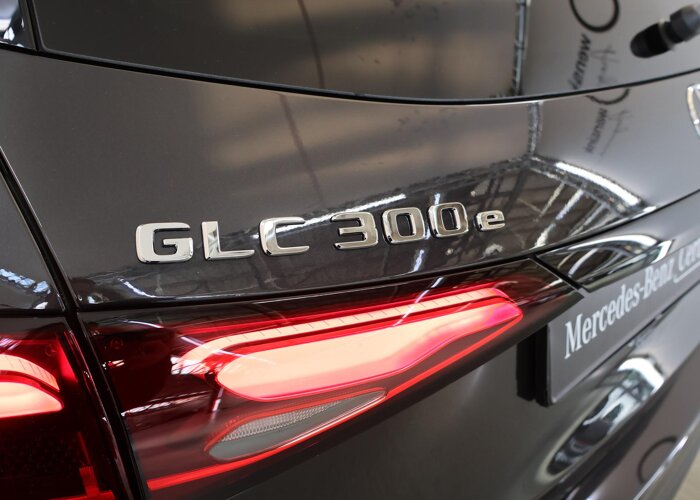 Mercedes-Benz GLC 300e 4MATIC Sport Edition