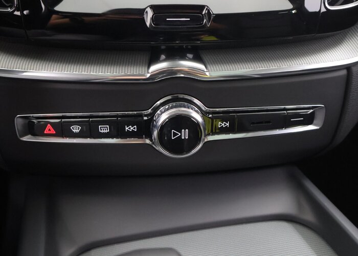 Volvo XC60 2.0 T6 Plug-in hybrid AWD Plus Dark