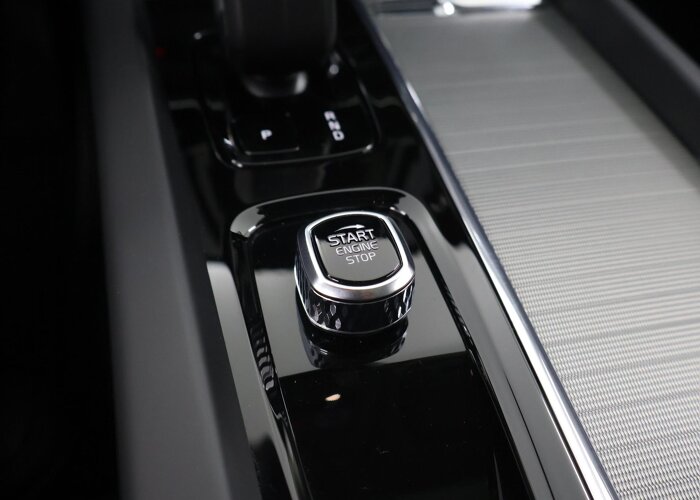 Volvo XC60 2.0 T6 Plug-in hybrid AWD Plus Dark