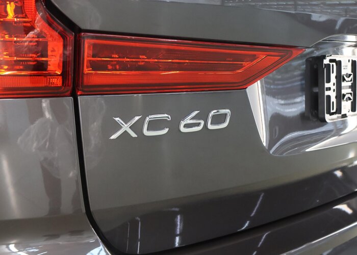 Volvo XC60 2.0 T6 Plug-in hybrid AWD Plus Dark