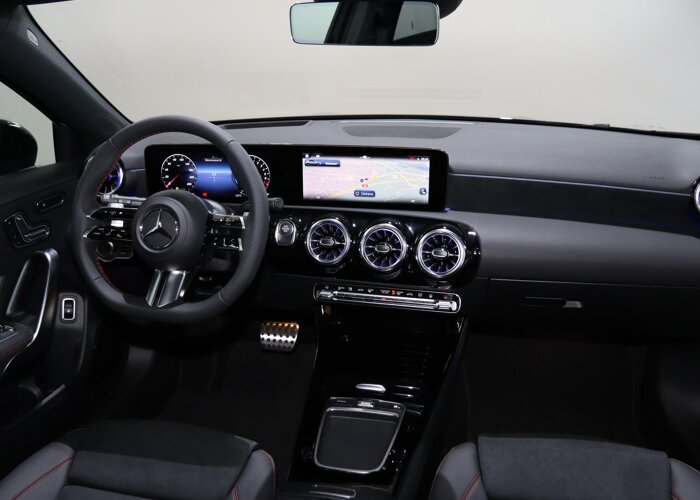 Mercedes-Benz A-Klasse 250 e Business Solution AMG