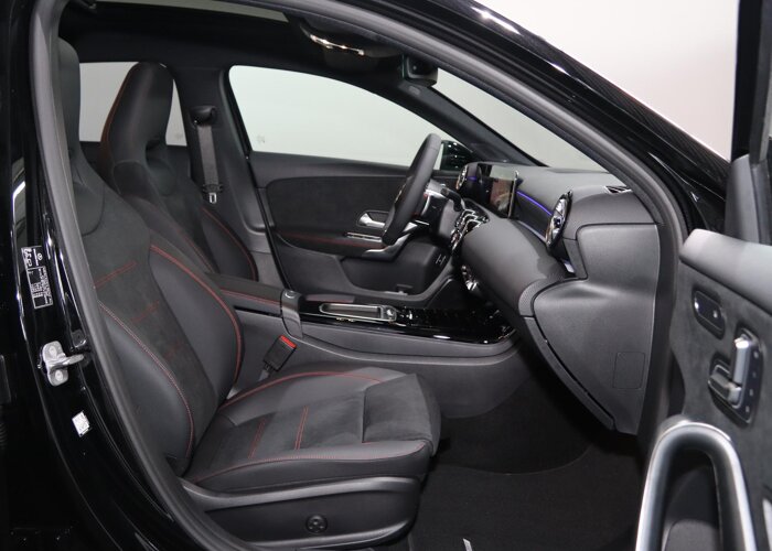 Mercedes-Benz A-Klasse 250 e Business Solution AMG
