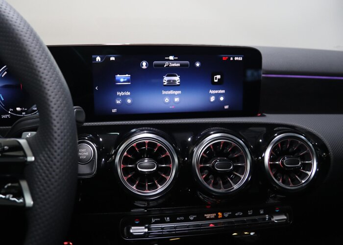 Mercedes-Benz A-Klasse 250 e Business Solution AMG