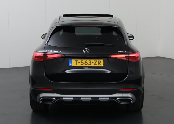 Mercedes-Benz GLC 300e 4MATIC Luxury Line