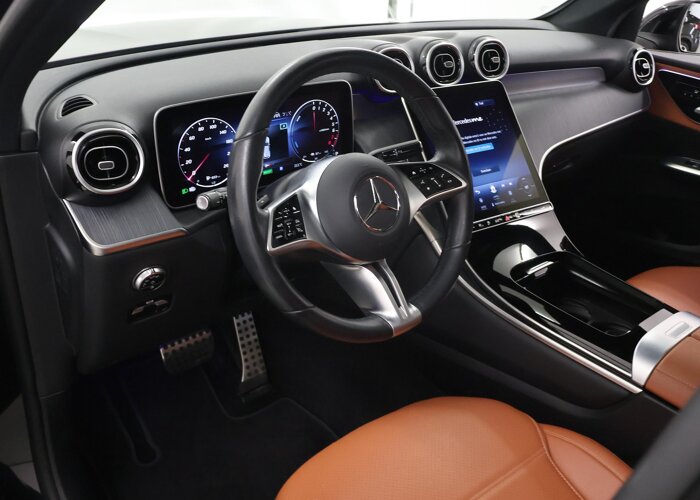 Mercedes-Benz GLC 300e 4MATIC Luxury Line