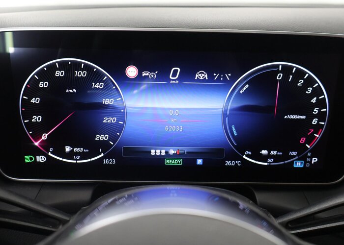 Mercedes-Benz GLC 300e 4MATIC Luxury Line