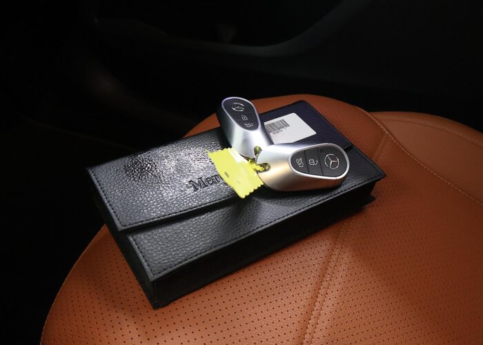 Mercedes-Benz GLC 300e 4MATIC Luxury Line