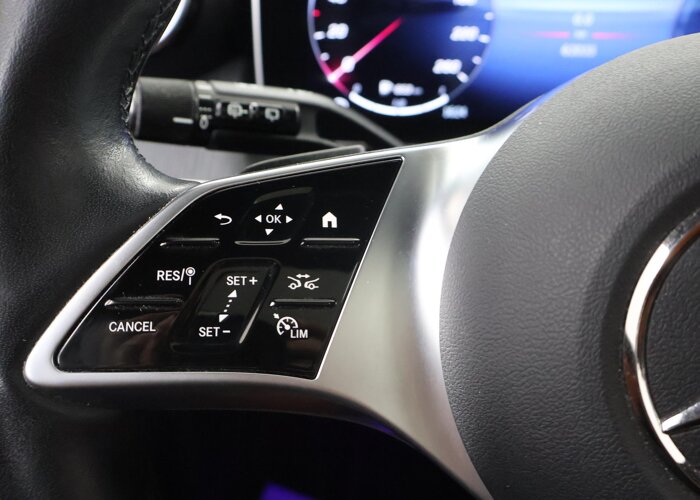 Mercedes-Benz GLC 300e 4MATIC Luxury Line
