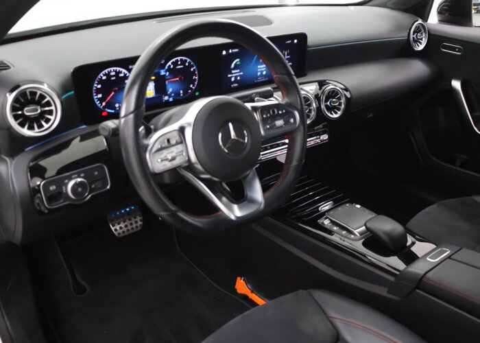 Mercedes-Benz A-Klasse 180 AMG Line