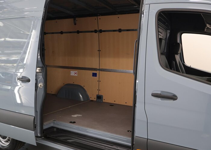 Mercedes-Benz Sprinter 317 CDI L2 H2 Pro
