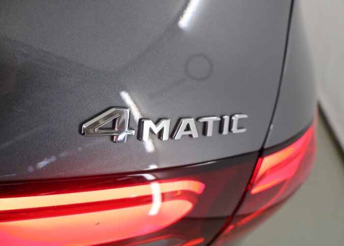 Mercedes-Benz GLC 300e 4MATIC AMG Line