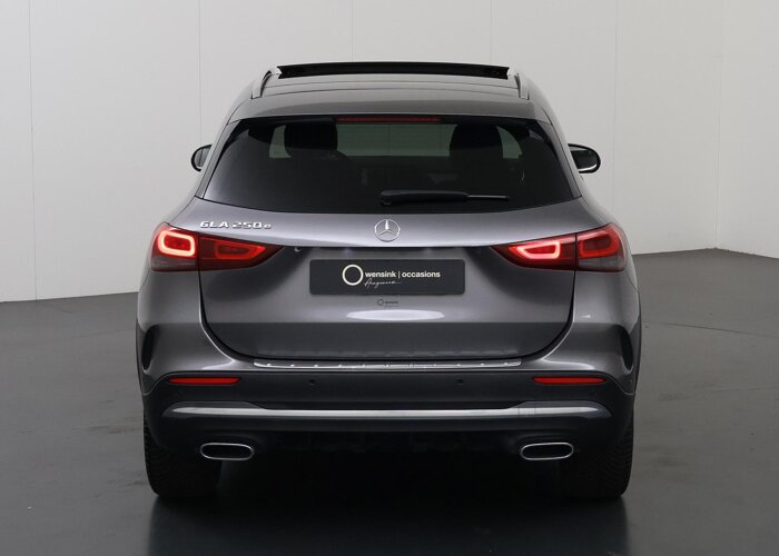 Mercedes-Benz GLA 250 e AMG