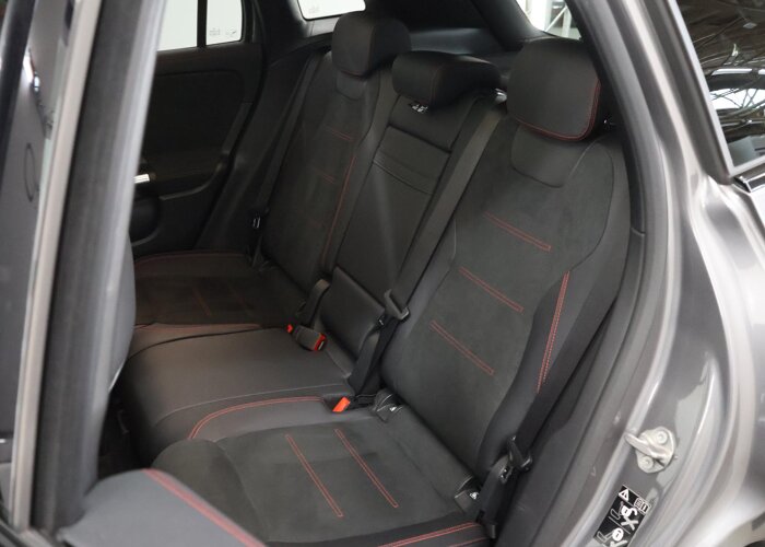 Mercedes-Benz GLA 200 Business Solution AMG