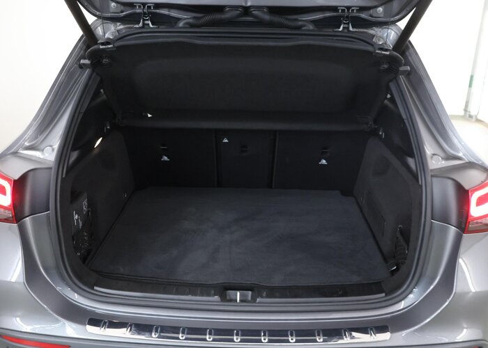 Mercedes-Benz GLA 200 Business Solution AMG