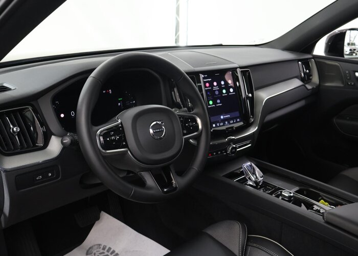 Volvo XC60 2.0 T8 Plug-in hybrid AWD Plus Dark