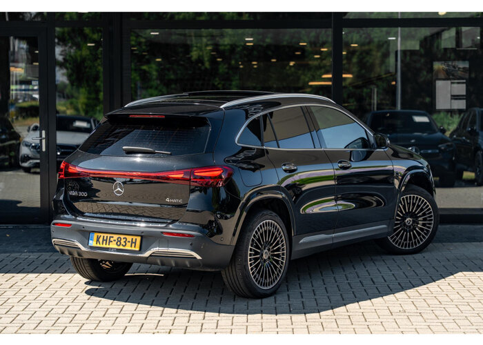 Mercedes-Benz EQA 300 4MATIC AMG Line 67 kWh